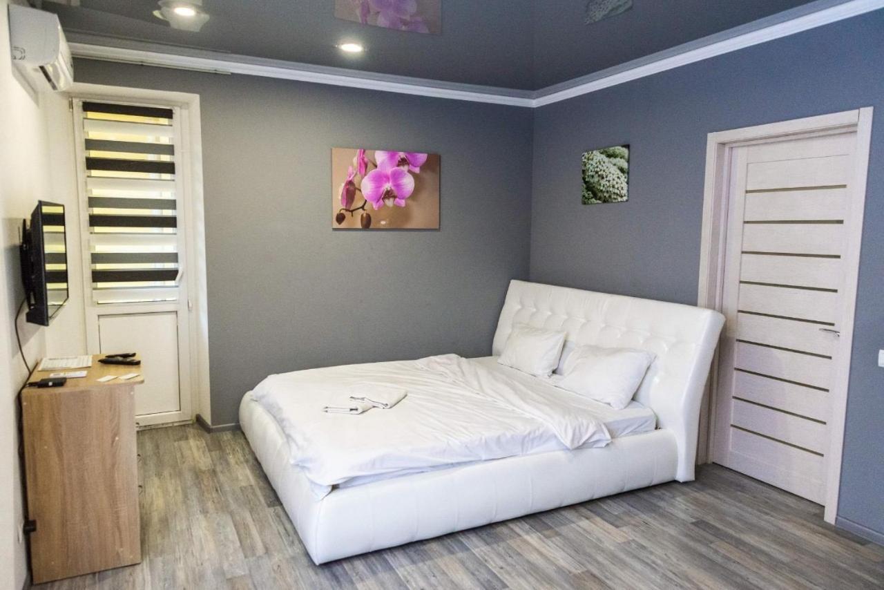 Cozy Apartment In A New Building Close To The Downtown Kyiv Exterior photo
